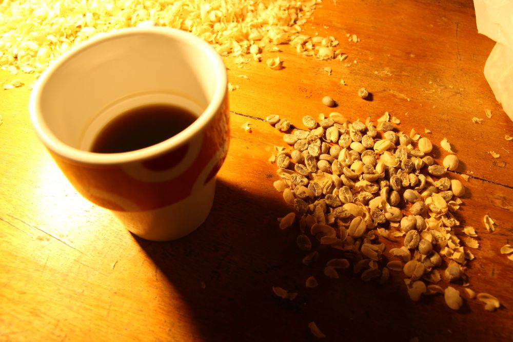 Oddeľovanie kávových šupiek, naozajstná popolušková činnosť!